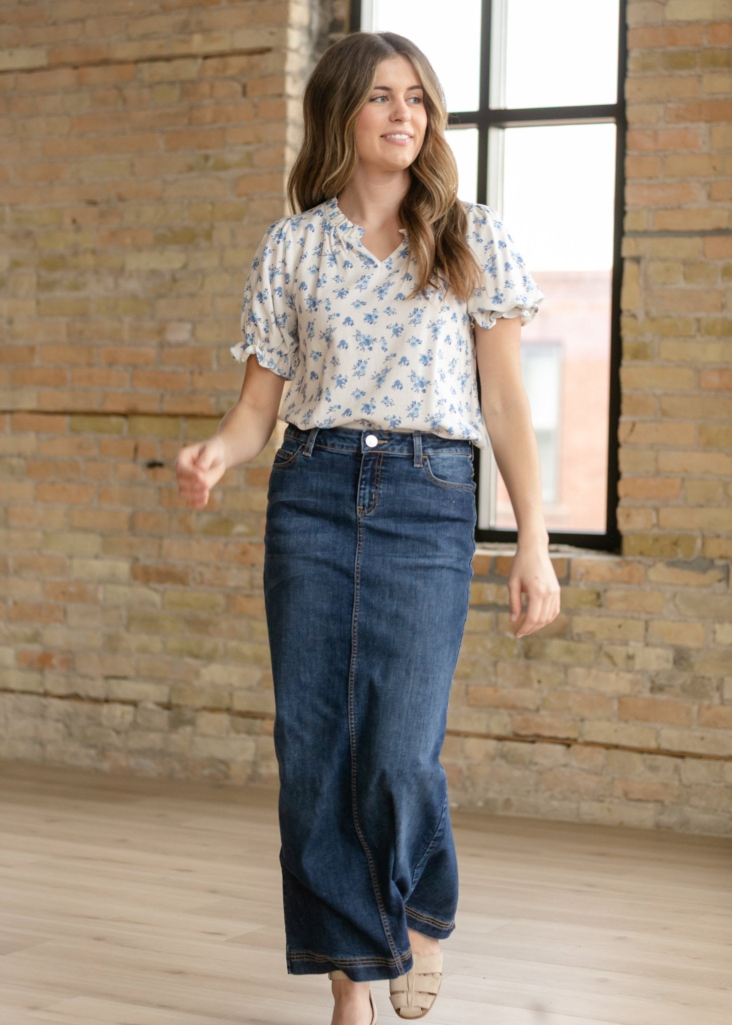 Laurel V - neck Floral Short Sleeve Top - Two & Gathered