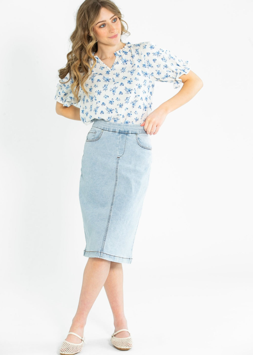 Laurel V - neck Floral Short Sleeve Top - Two & Gathered
